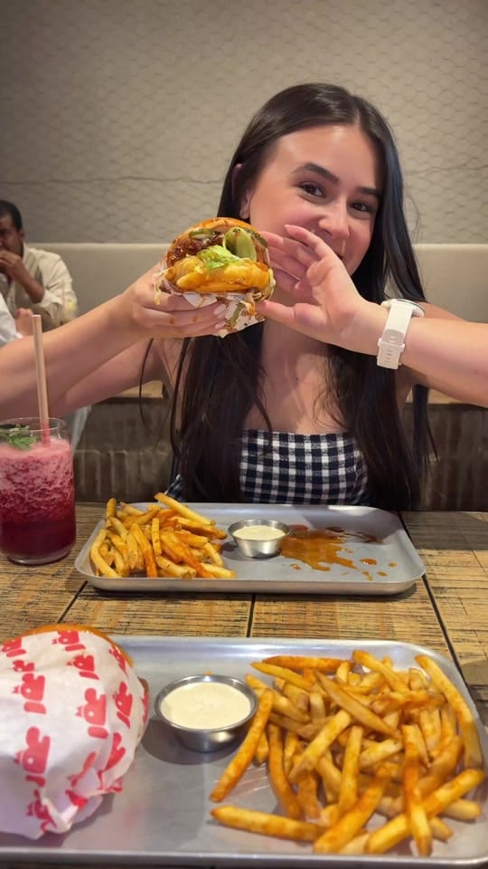 Post 5 by Andrea Dugand on TikTok (video)
