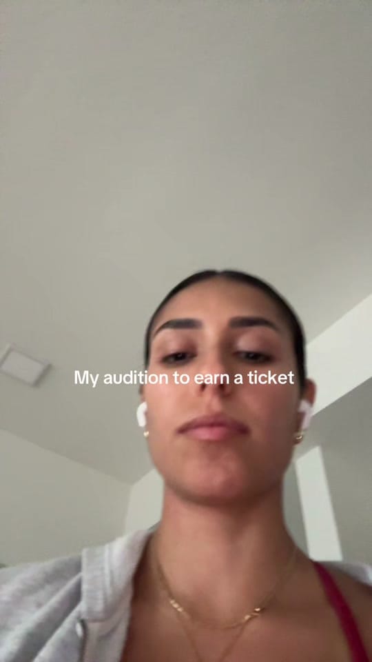 Post 2 by valeria on TikTok (video)