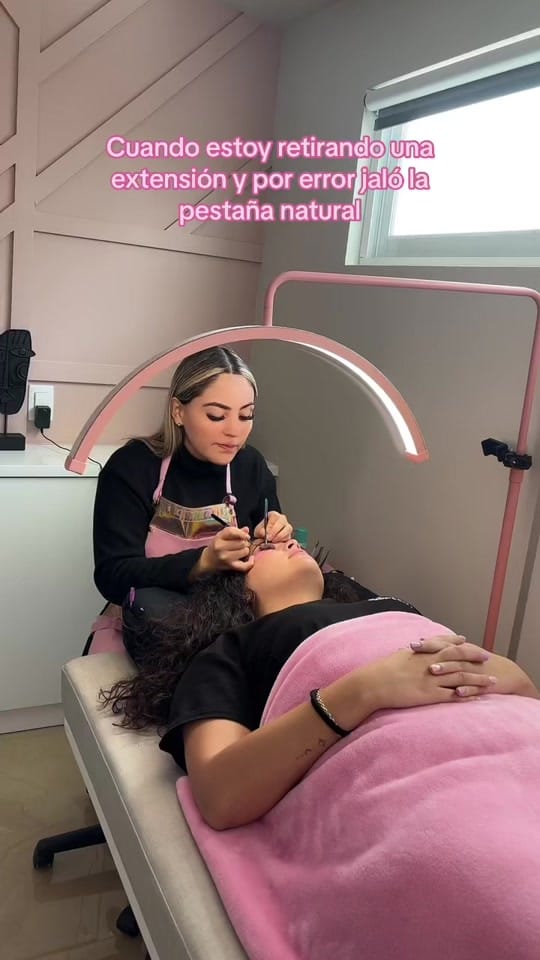 Post 9 by thebrowlashstudio.mx on TikTok (video)