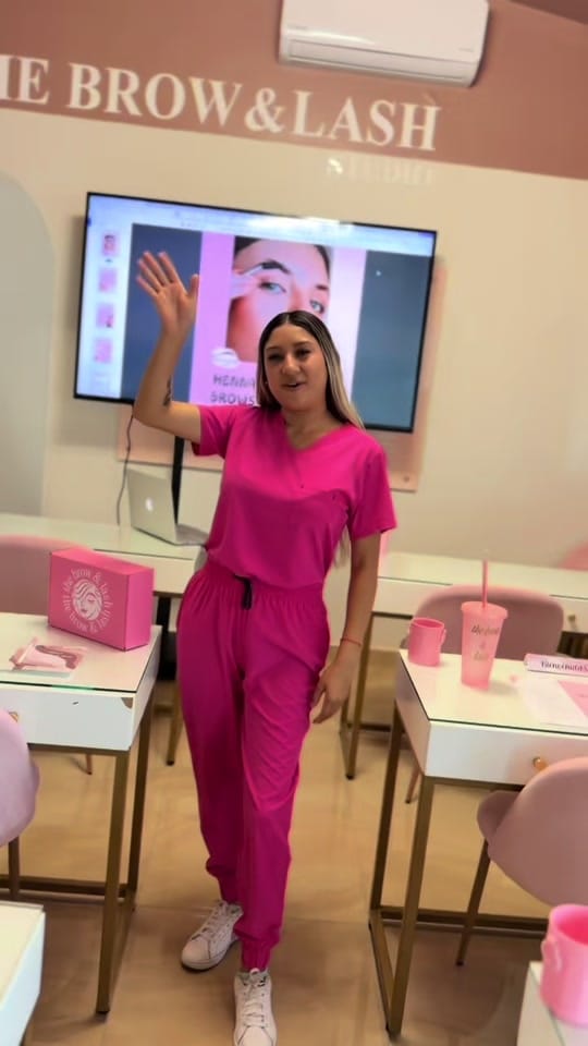 Post 4 by thebrowlashstudio.mx on TikTok (video)