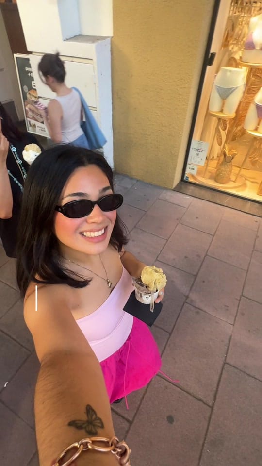Post 7 by Lia Vallecillo on TikTok (video)