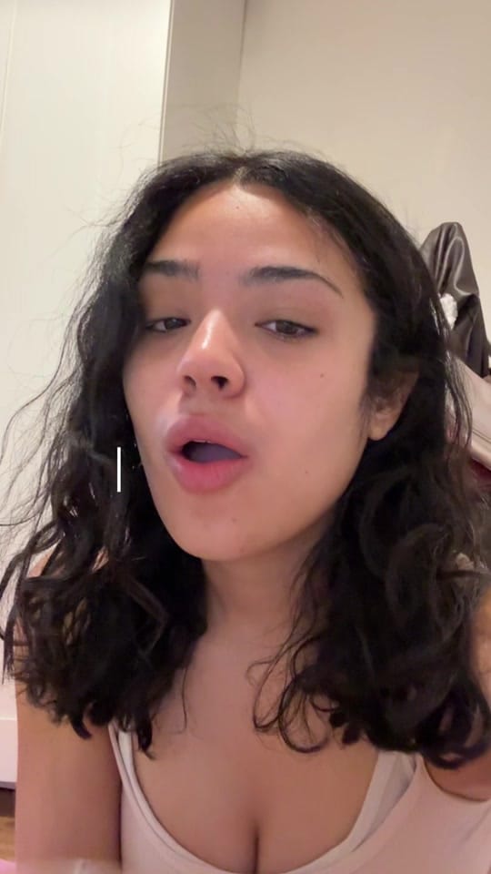 Post 1 by Lia Vallecillo on TikTok (video)