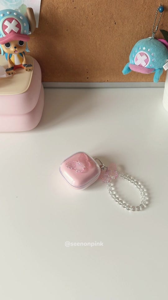 Post 10 by Seen on Pink on TikTok (video)