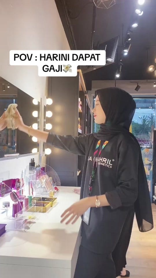 Post 8 by ALIA SHAHRIL COSMETIC on TikTok (video)
