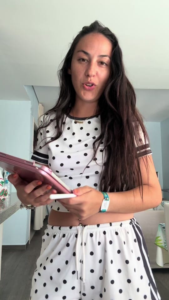 Post 2 by María Carmona on TikTok (video)