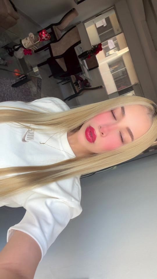 Post 10 by Laaura Mantilla on TikTok (video)