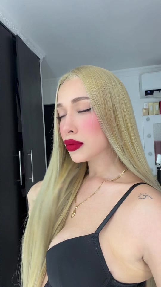 Post 6 by Laaura Mantilla on TikTok (video)