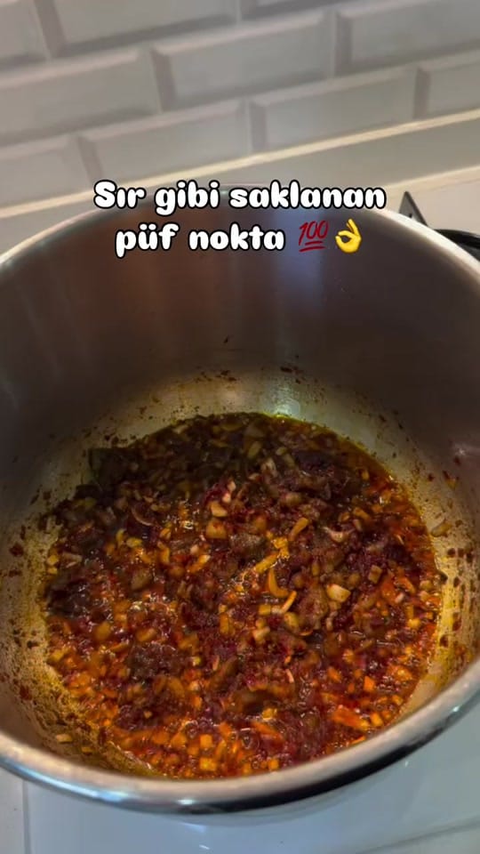 Post 6 by Yemektatlıtariflerii on TikTok (video)