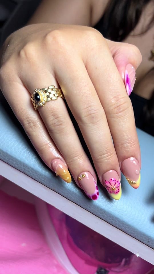 Post 1 by ✨𝒮𝑒𝓁𝑒𝓃𝑒𝒾𝒾𝒾𝓈Beauty ✨ on TikTok (video)