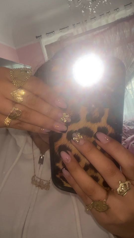 Post 3 by Esther 🎀 on TikTok (video)