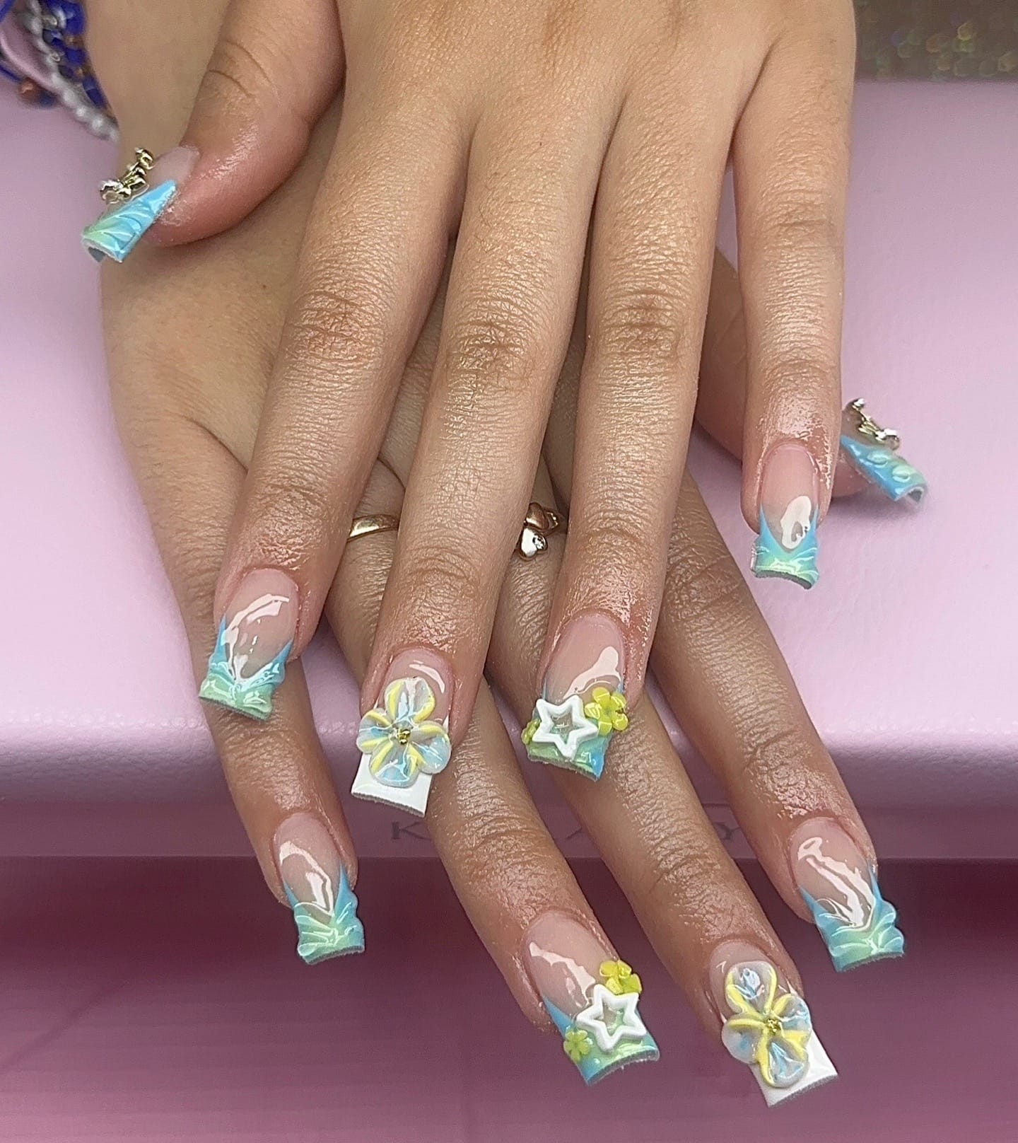 Post 4 by Esther 🎀 on TikTok (video)