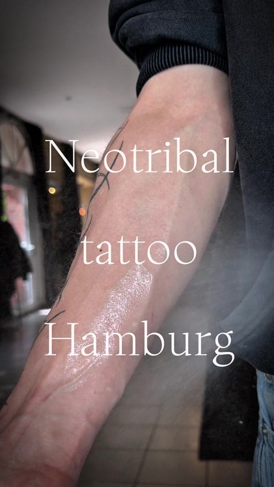 Post 1 by yoen_tattoo on TikTok (video)