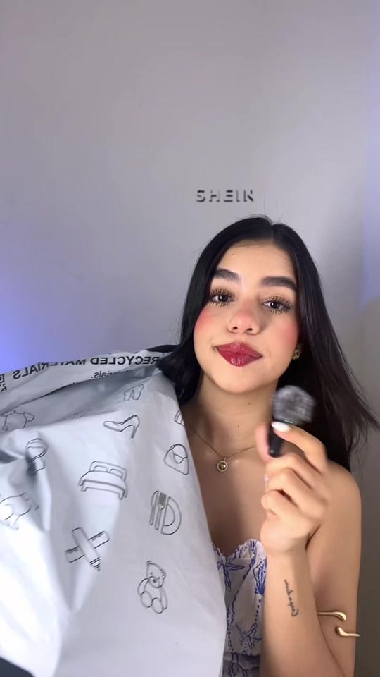 Post 4 by Nicolle on TikTok (video)
