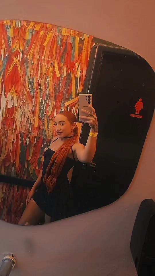 Post 6 by Vitóriaaaa on TikTok (video)