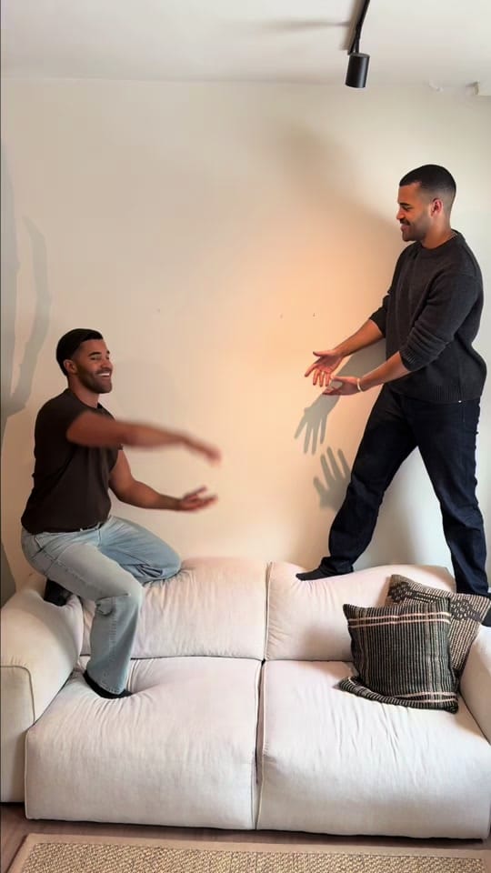 Post 2 by Julian und Marian on TikTok (video)