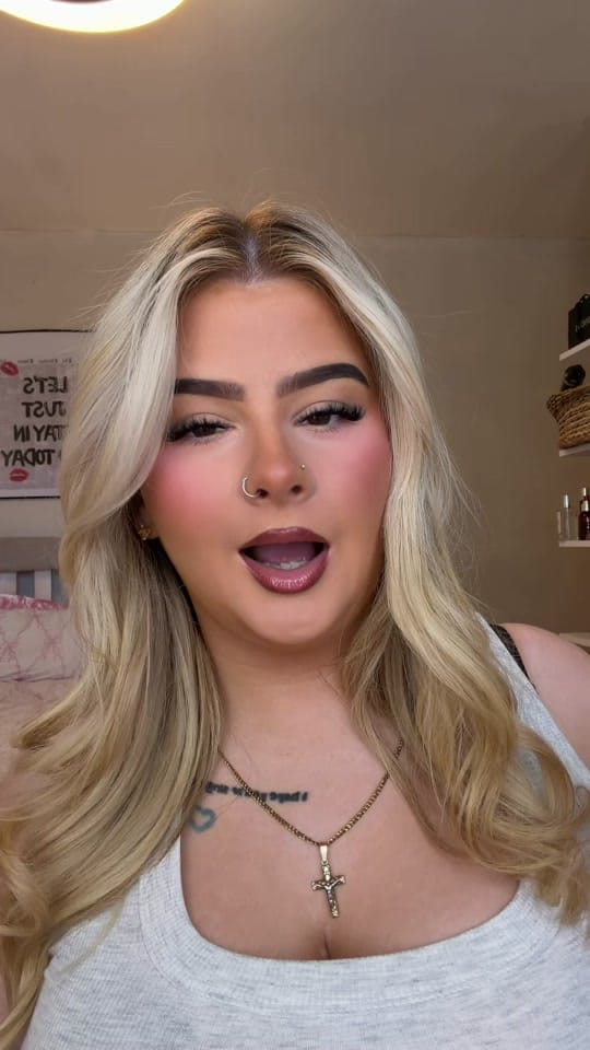 Post 6 by Annie Hazel on TikTok (video)