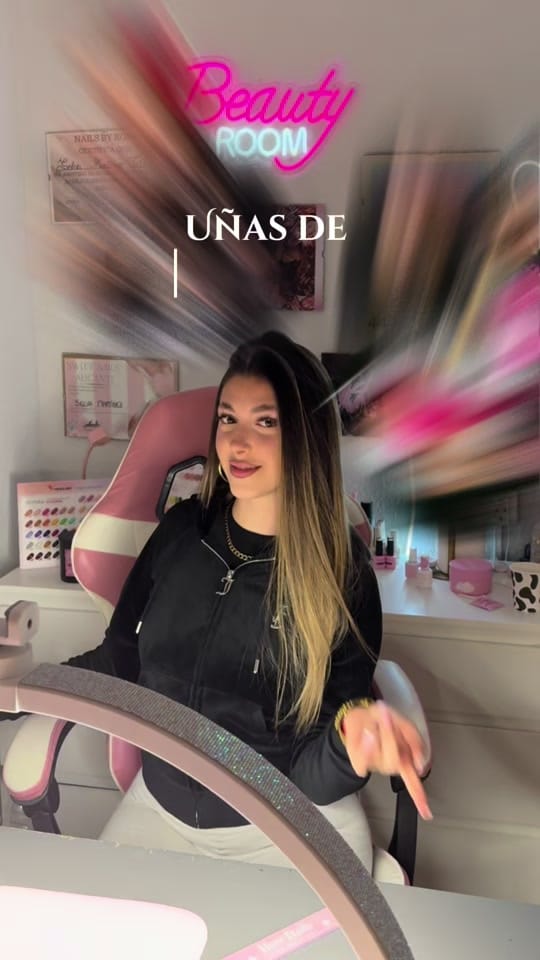 Post 8 by Nails by sel on TikTok (video)