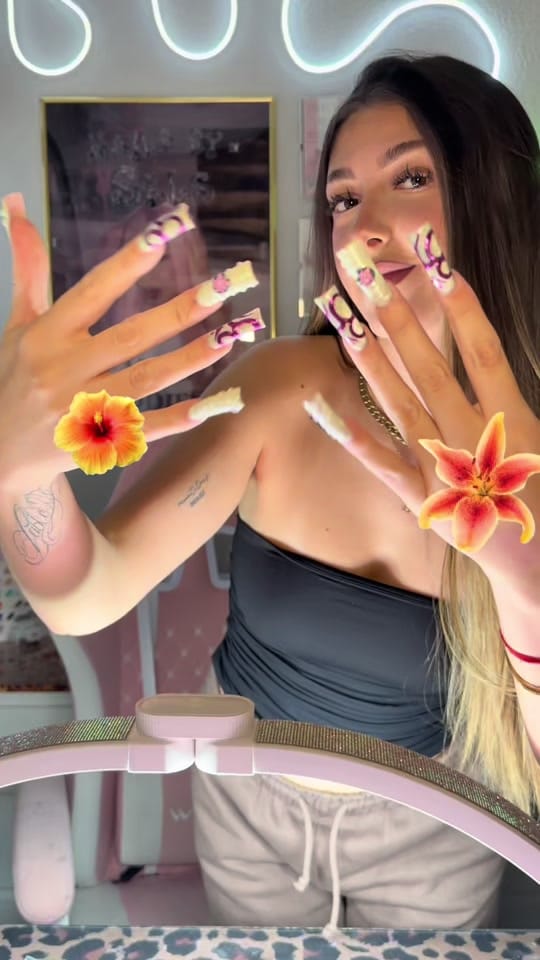 Post 6 by Nails by sel on TikTok (video)