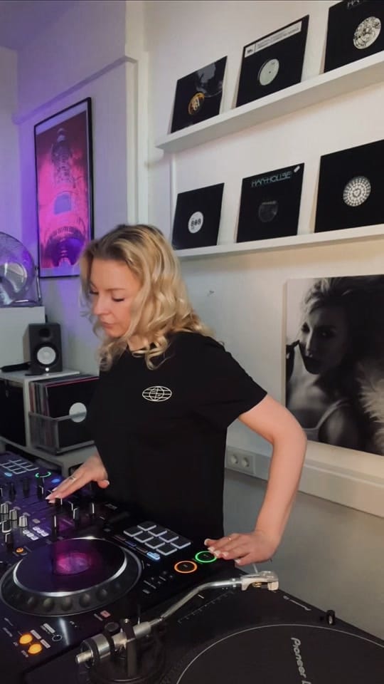 Post 6 by Ewelina Koll on TikTok (video)