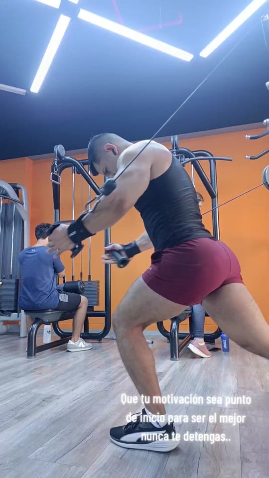 Post 1 by ARAGONFITNESS🏆 on TikTok (video)