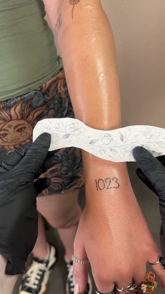 Post 10 by Gini.tatu - fineline tattoos on TikTok (video)