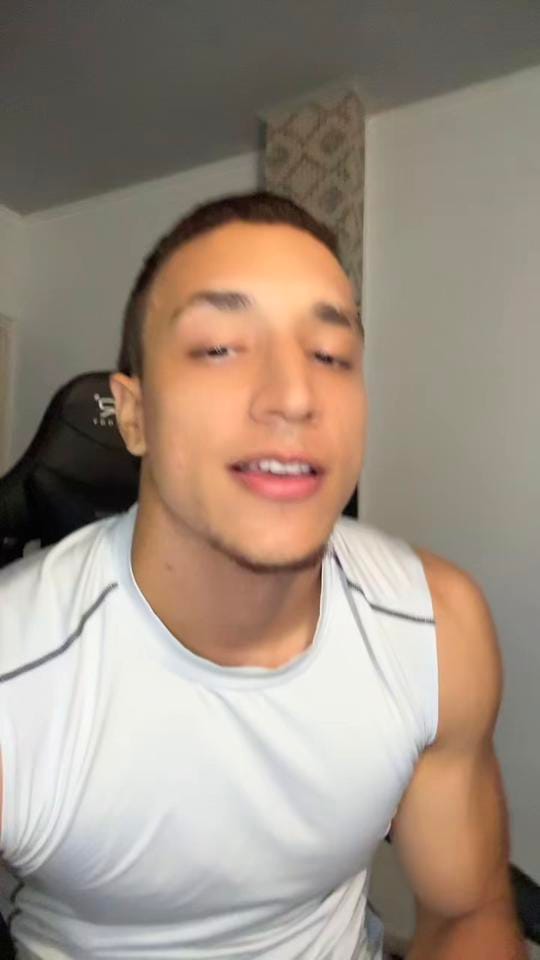 Post 2 by Dimelo〽️ai🐧 on TikTok (video)