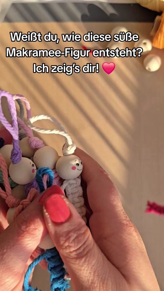 Post 10 by SzituArt on TikTok (video)