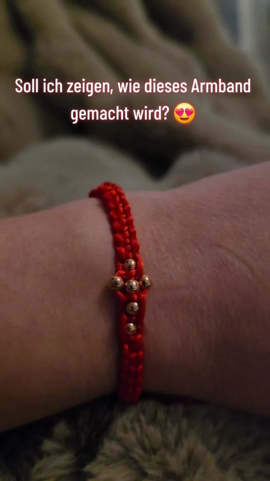 Post 6 by SzituArt on TikTok (video)