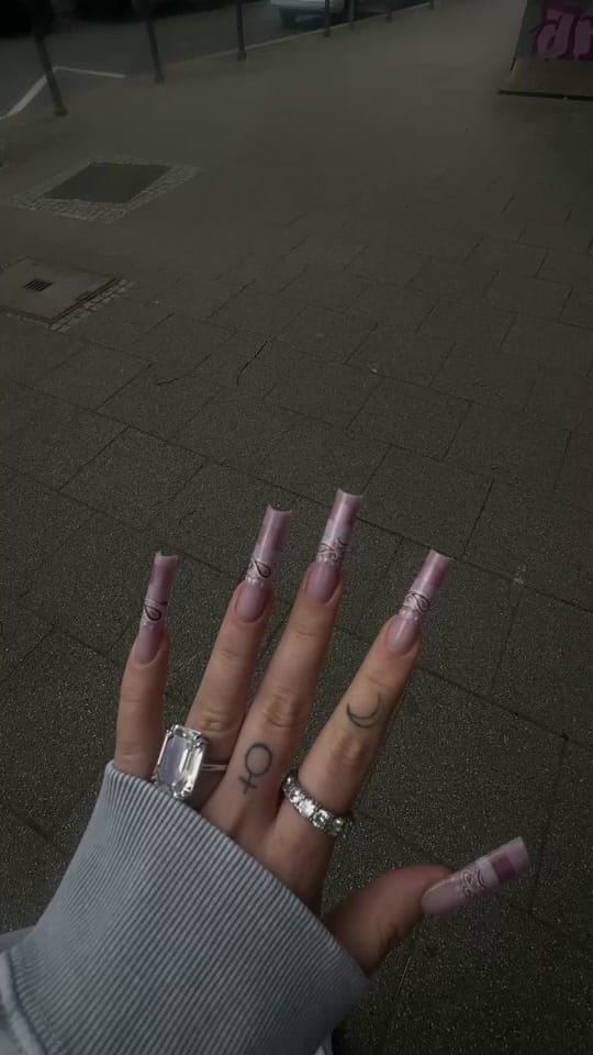 Post 3 by Linda | thenailnudist 💅🏼 on TikTok (video)