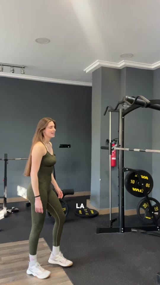 Post 6 by Elena Gómez on TikTok (video)