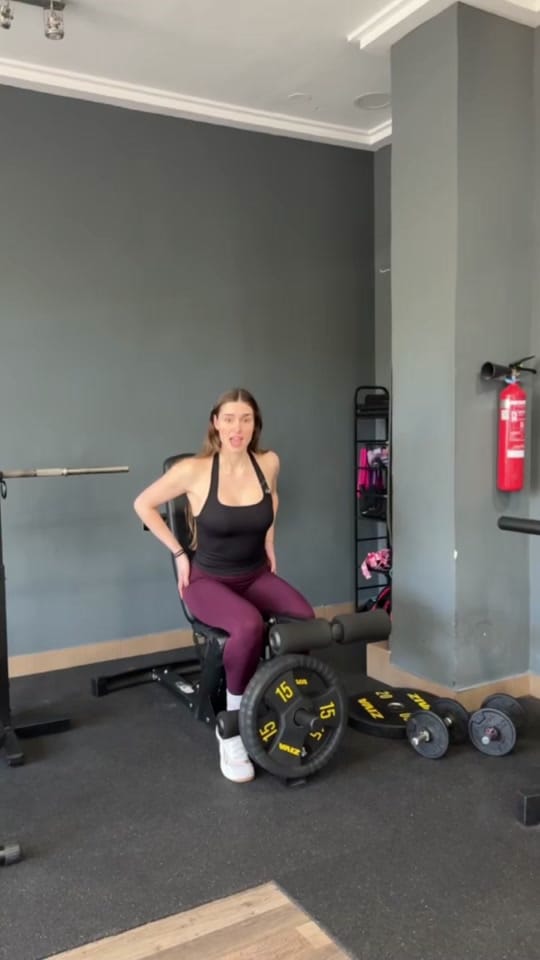 Post 4 by Elena Gómez on TikTok (video)
