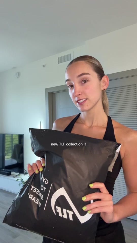 Post 3 by Laura on TikTok (video)
