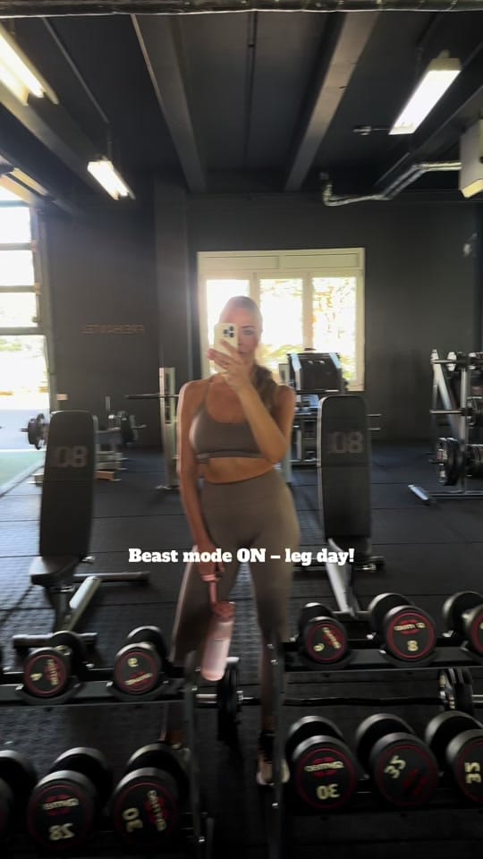 Post 3 by ❥ 𝐿𝑒𝓃𝒶 on TikTok (video)