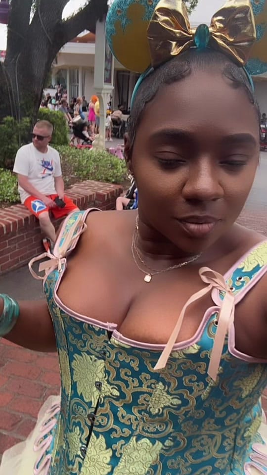 Post 6 by itskimmydee on TikTok (video)