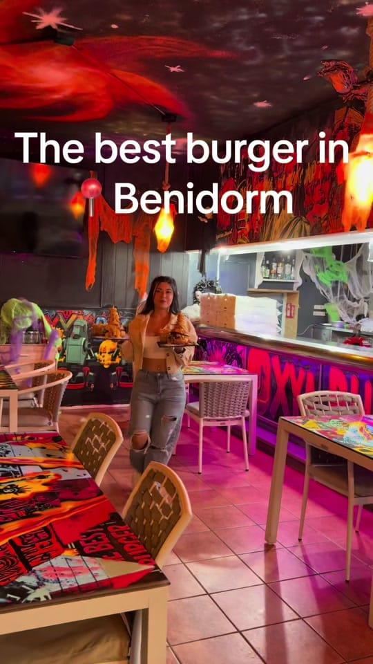 Post 9 by OXYA Burger Benidorm on TikTok (video)