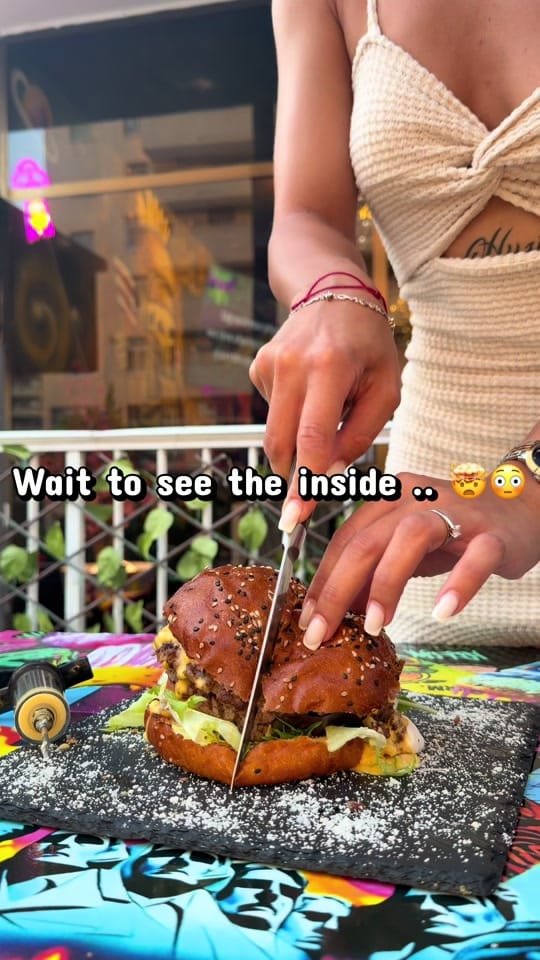 Post 6 by OXYA Burger Benidorm on TikTok (video)
