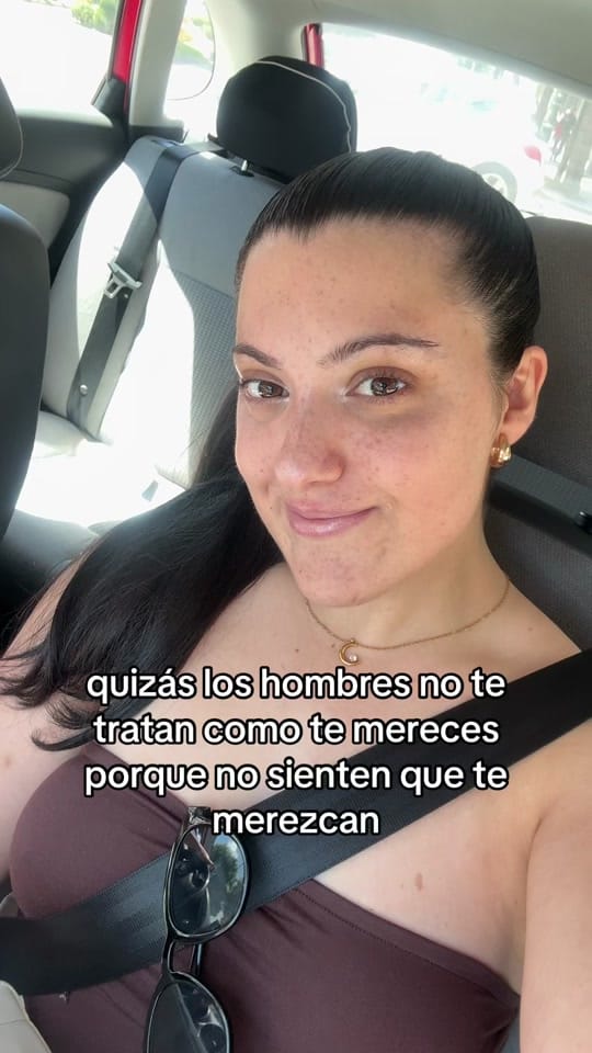 Post 10 by Lucía BF on TikTok (video)