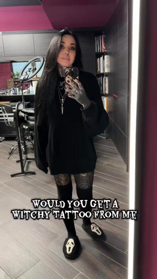 Post 4 by Hayleyploostattoos on TikTok (video)