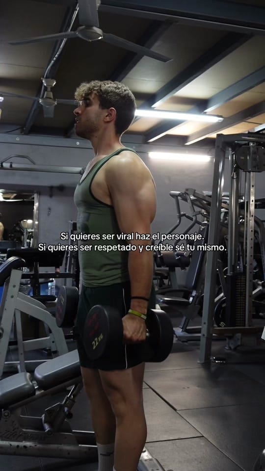 Post 6 by Alessandro Mango on TikTok (video)