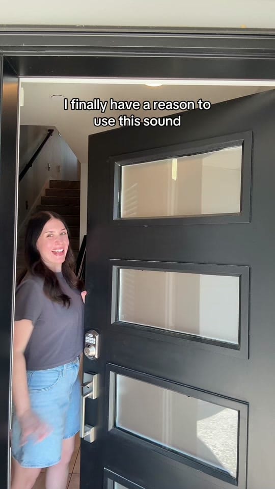 Post 3 by Anna Muller on TikTok (video)