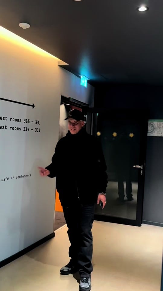Post 4 by Junior Carl on TikTok (video)