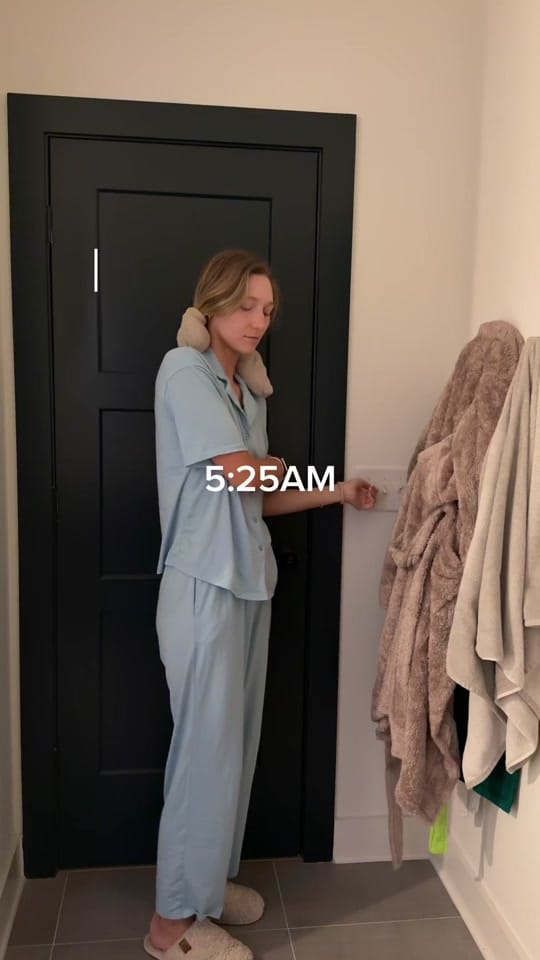 Post 3 by Sarah Krugel on TikTok (video)