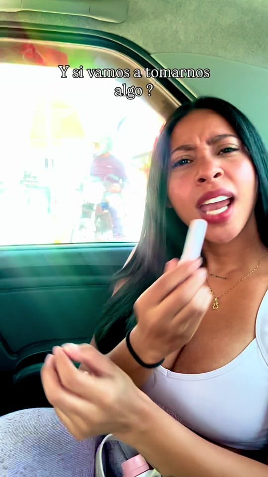 Post 10 by Lorna Vellojin on TikTok (video)