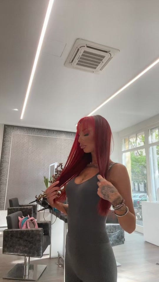Post 1 by daizyofficial on TikTok (video)