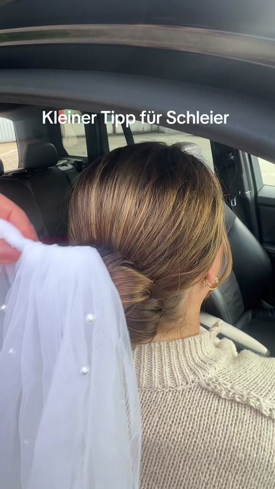 Post 1 by Marina | Haar & Make-Up Artist on TikTok (video)