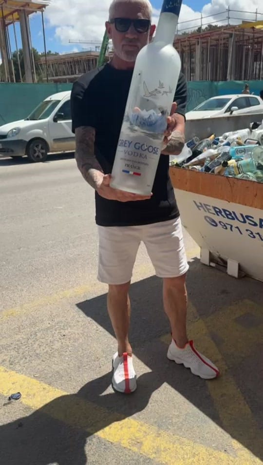 Post 9 by Wayne Lineker on TikTok (video)