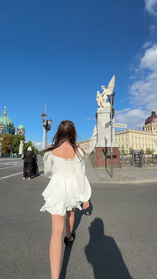 Post 1 by viktoria__ house on TikTok (video)