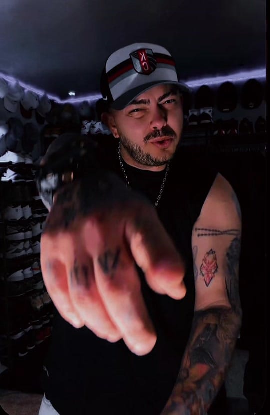 Post 6 by Jonathan 😎🔥 on TikTok (video)