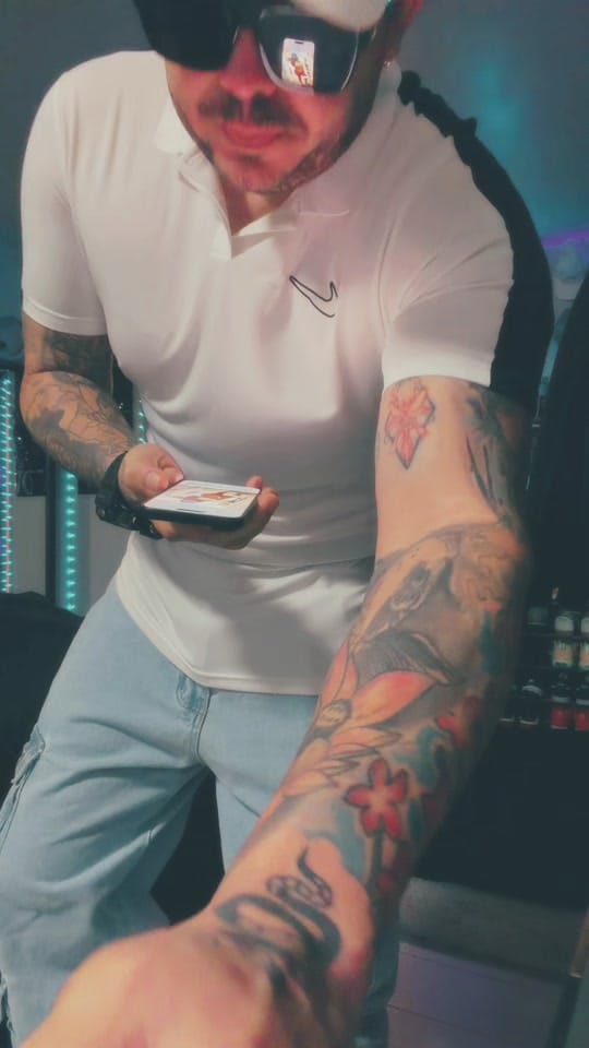 Post 9 by Jonathan 😎🔥 on TikTok (video)