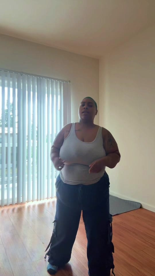 Post 2 by Catalina Sweet on TikTok (video)